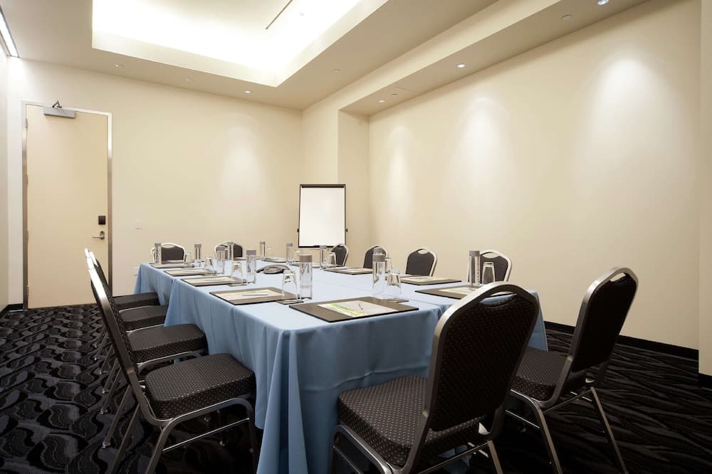 Hilton Grand Vacations Club Elara Center Strip Las Vegas — 14