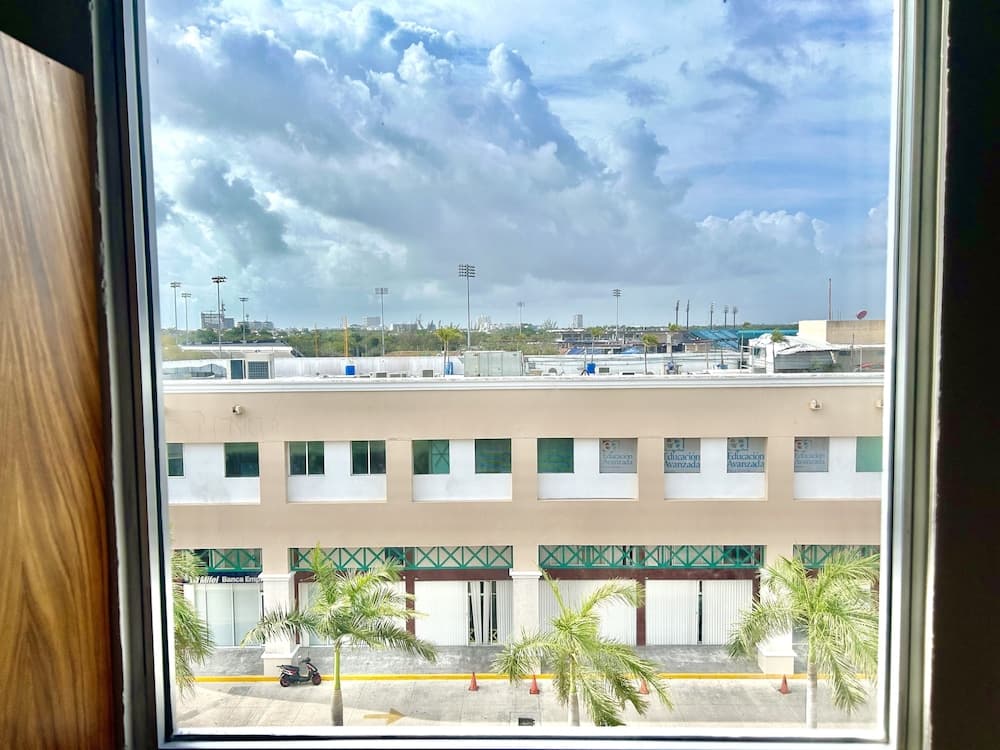 Sky Inn Cancún — 25