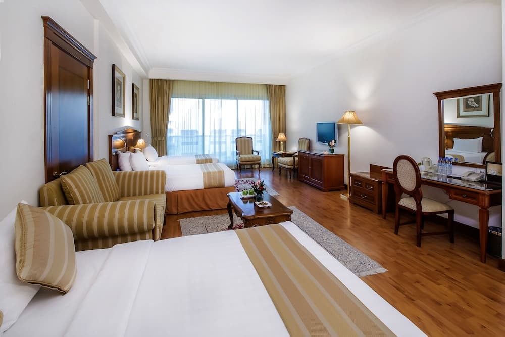 Grand Excelsior Hotel Bur Dubai — 30