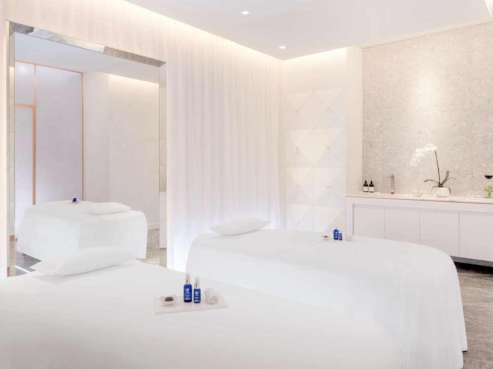 SLS Dubai Hotel & Residences — 24