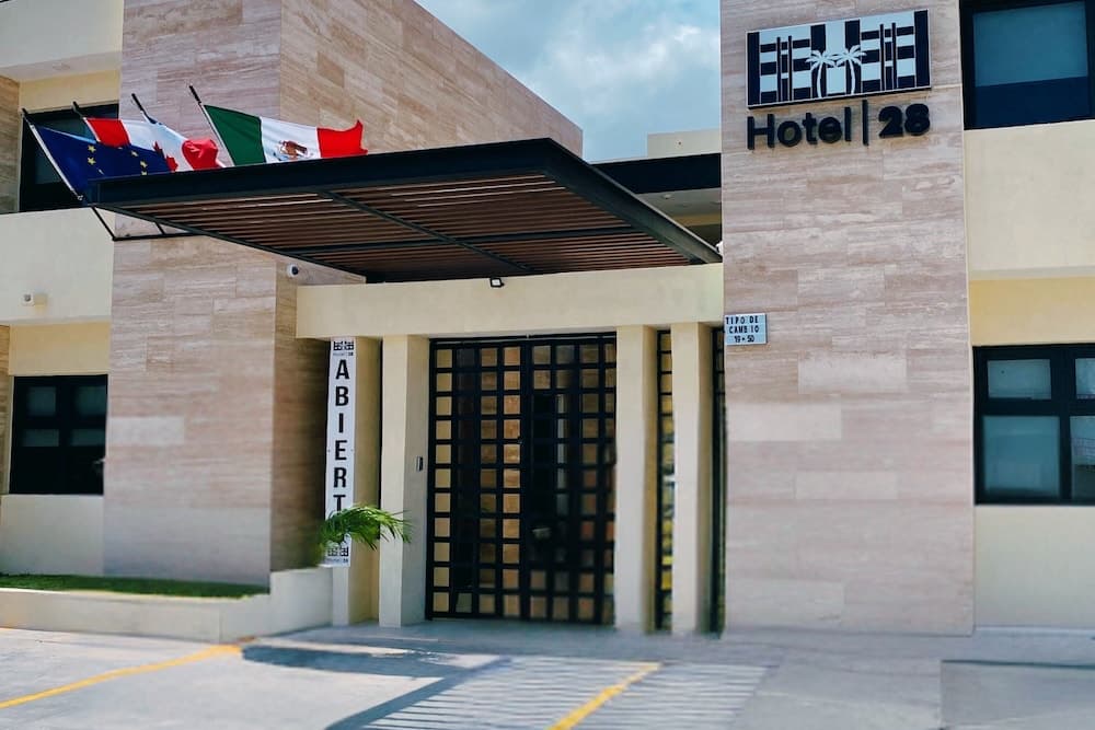 Hotel 28 — 4