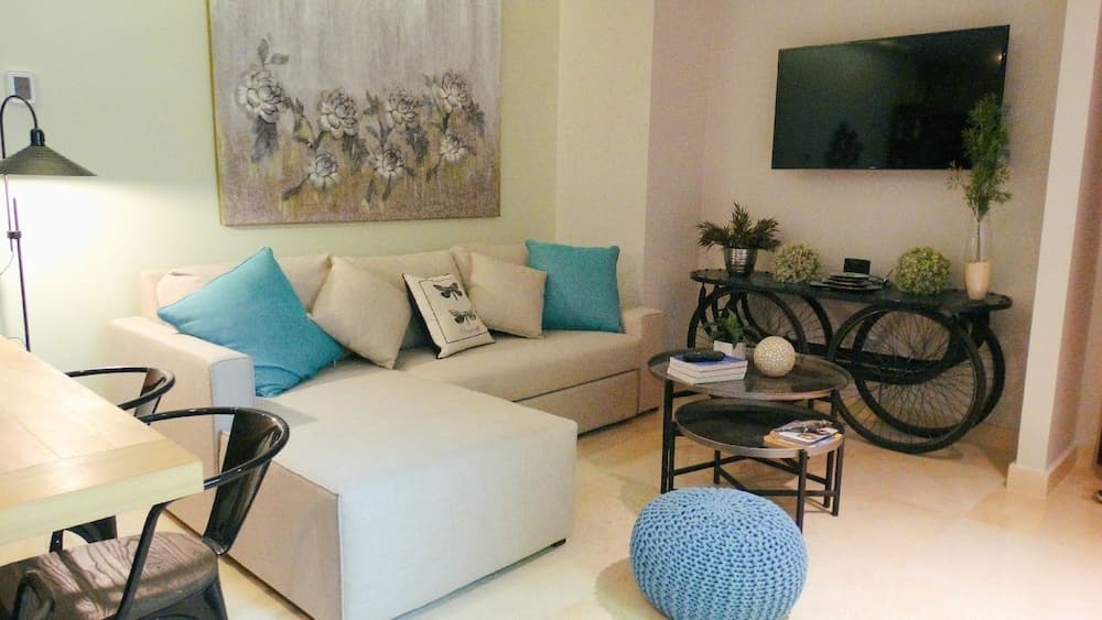 Luxury Condo Boutique — 16