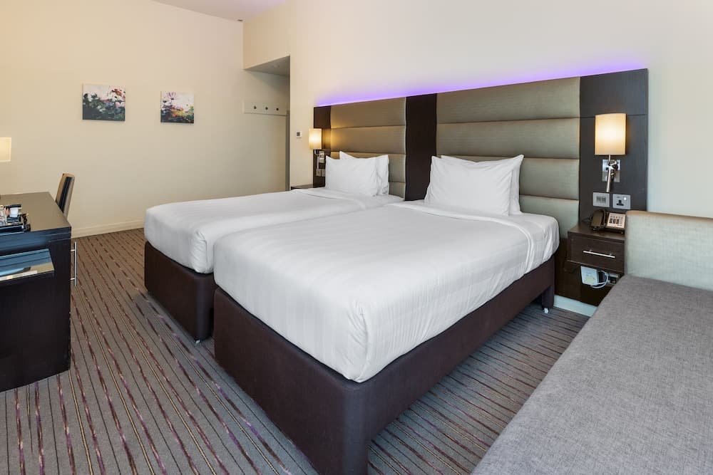 Premier Inn Dubai Ibn Battuta Mall — 9