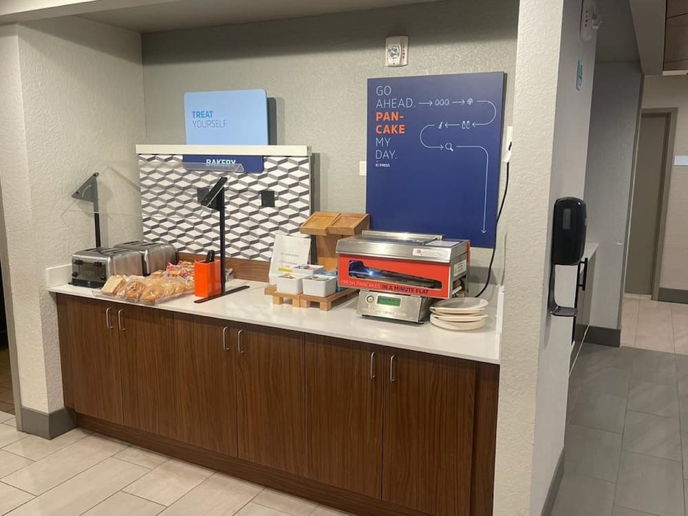 Holiday Inn Express & Suites Ft. Lauderdale N - Exec Airport by IHG — 29