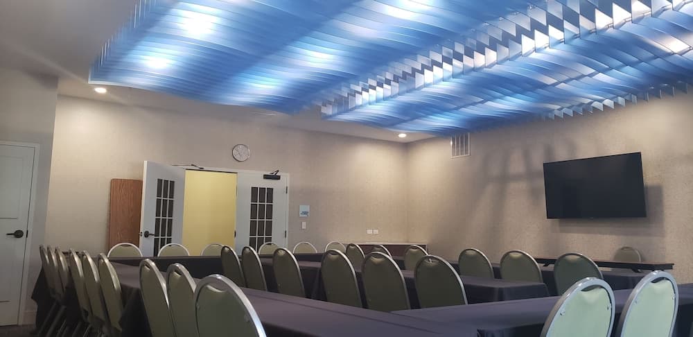Holiday Inn Express Tampa N I-75 - University Area by IHG — 17