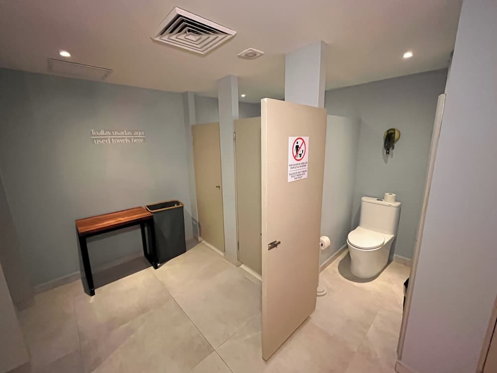 The Yellow Capsule Cancun Close to Airport — 25
