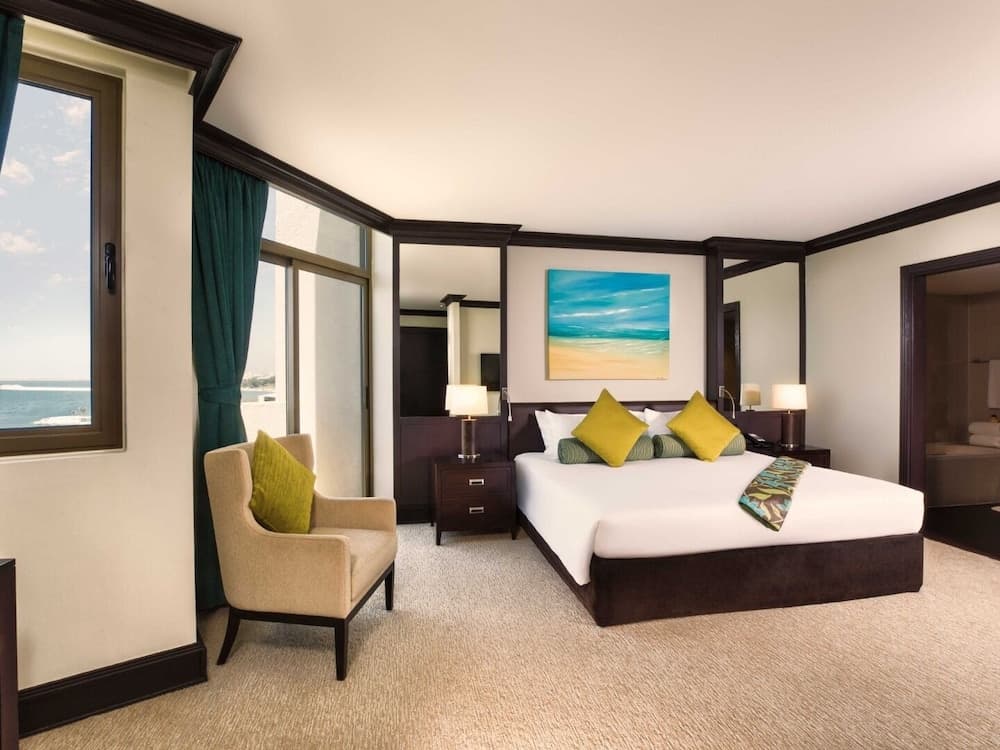JA Beach Hotel, Dubai — 13