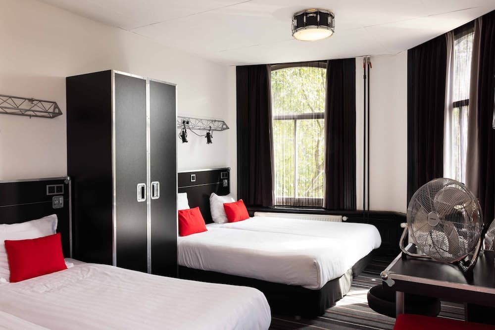 BackStage Hotel Amsterdam — 14