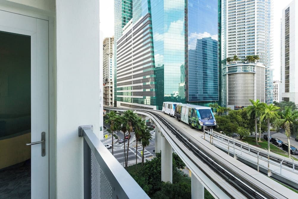 Courtyard by Marriott Miami Centro — 10