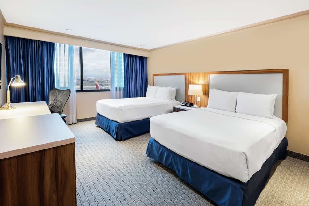 Hilton Mexico City Airport — 22