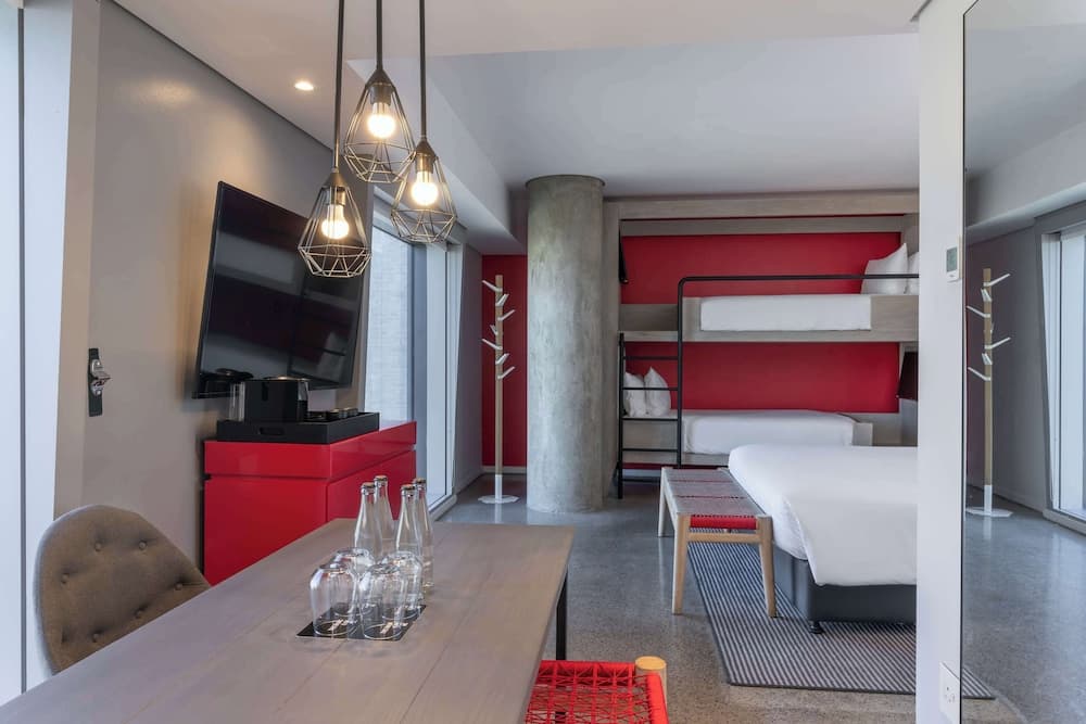 Radisson RED V&A Waterfront, Cape Town hotel, Silo 6, South Arm Road, V&A Waterfront, Cape Town, Western Cape, 8001, South Africa — photo 100