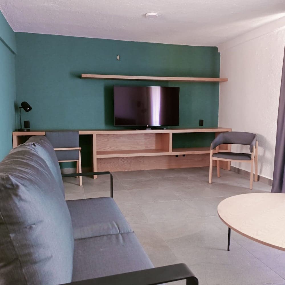 Sunrock Hotel and Suites — 29