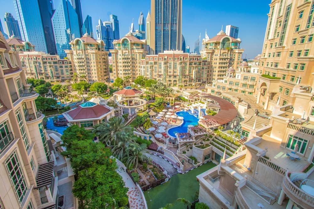 Swissôtel Al Murooj Dubai — 10