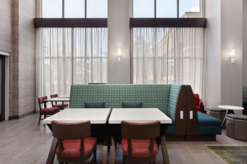 Hampton Inn & Suites Orlando Intl Dr N — 21