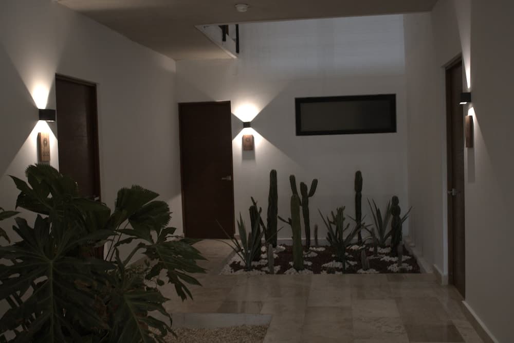 B10 Distinctive Hotel — 5