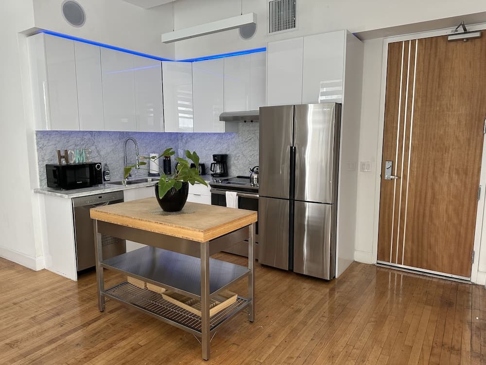 Oneluxstay At HWH LA Downtown — 4