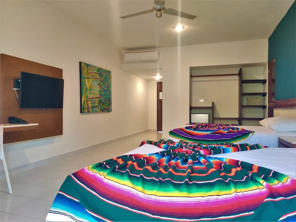 Hotel Mariachi by Kavia 5th Av — 24