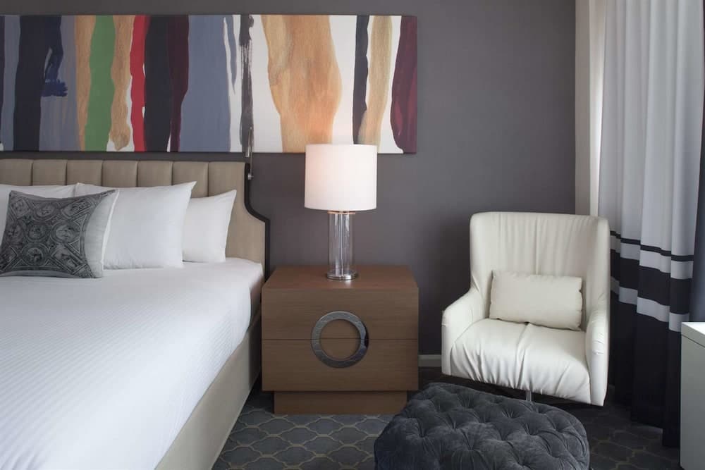 The Fifty Hotel Sonesta New York — 18