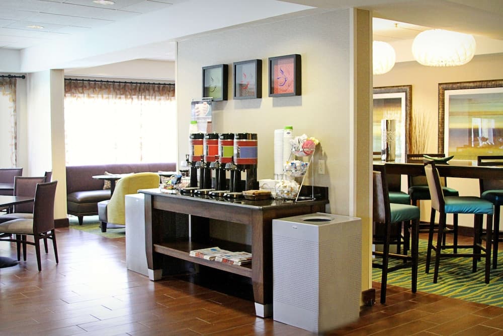 Hampton Inn Tampa/Rocky Point-Airport — 17