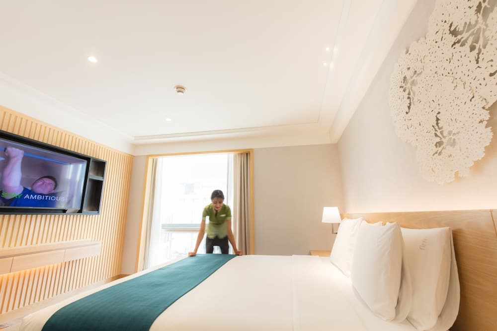 Holiday Inn Bangkok by IHG — 15