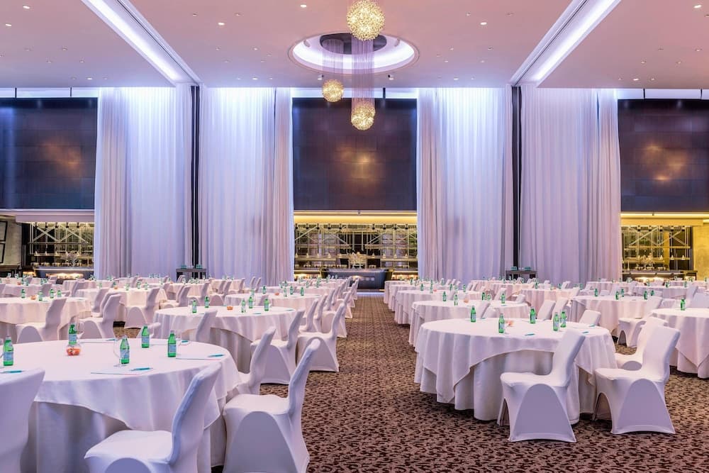 Le Meridien Dubai Hotel & Conference Centre — 30