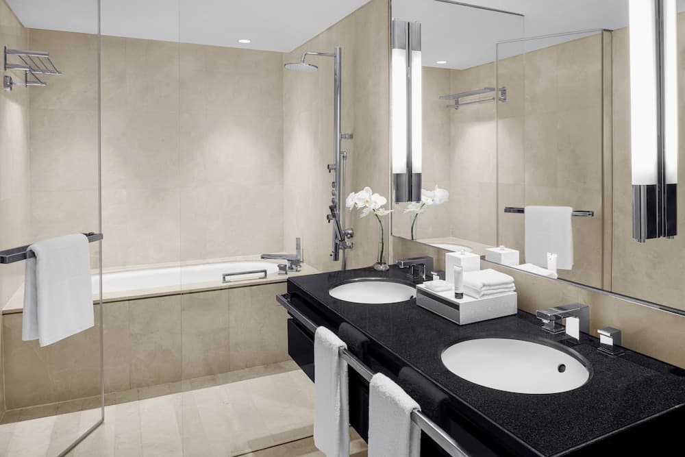 JW Marriott Hotel Marina — 10