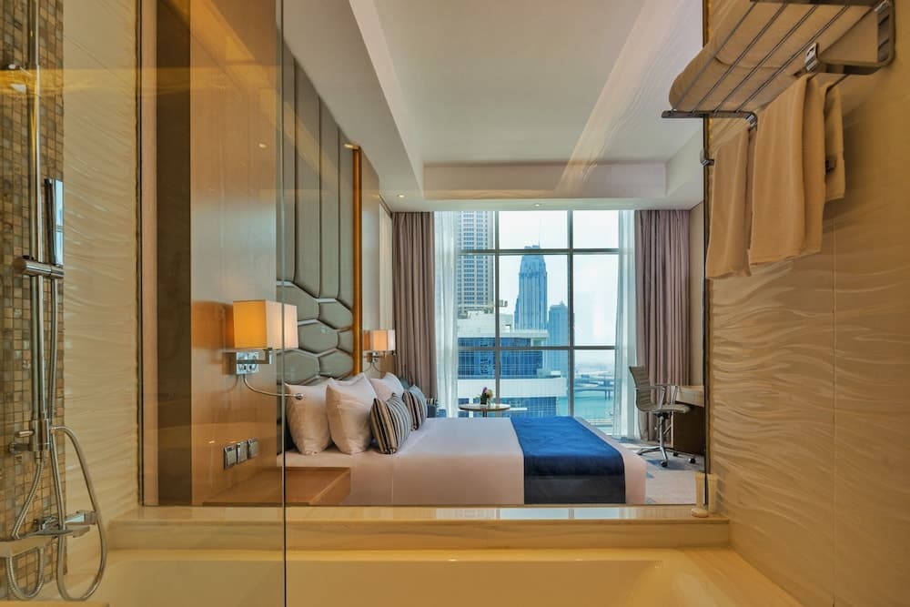 Canal Central Hotel — 10