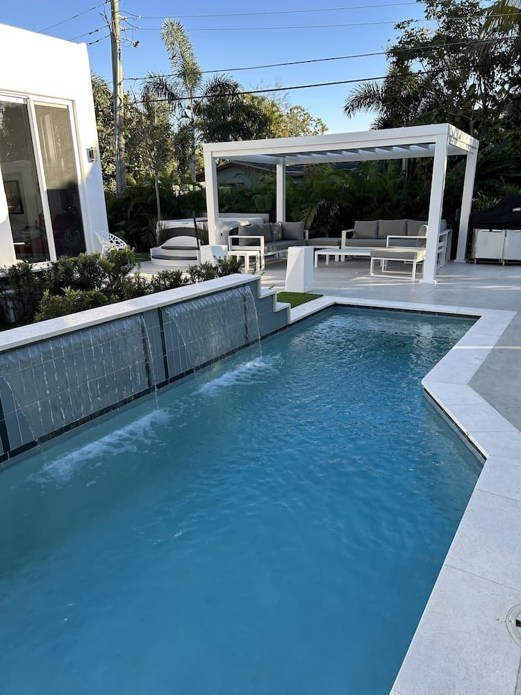 Guesthouse per soli uomini con opzione di abbigliamento vicino a Wilton Manors — 24