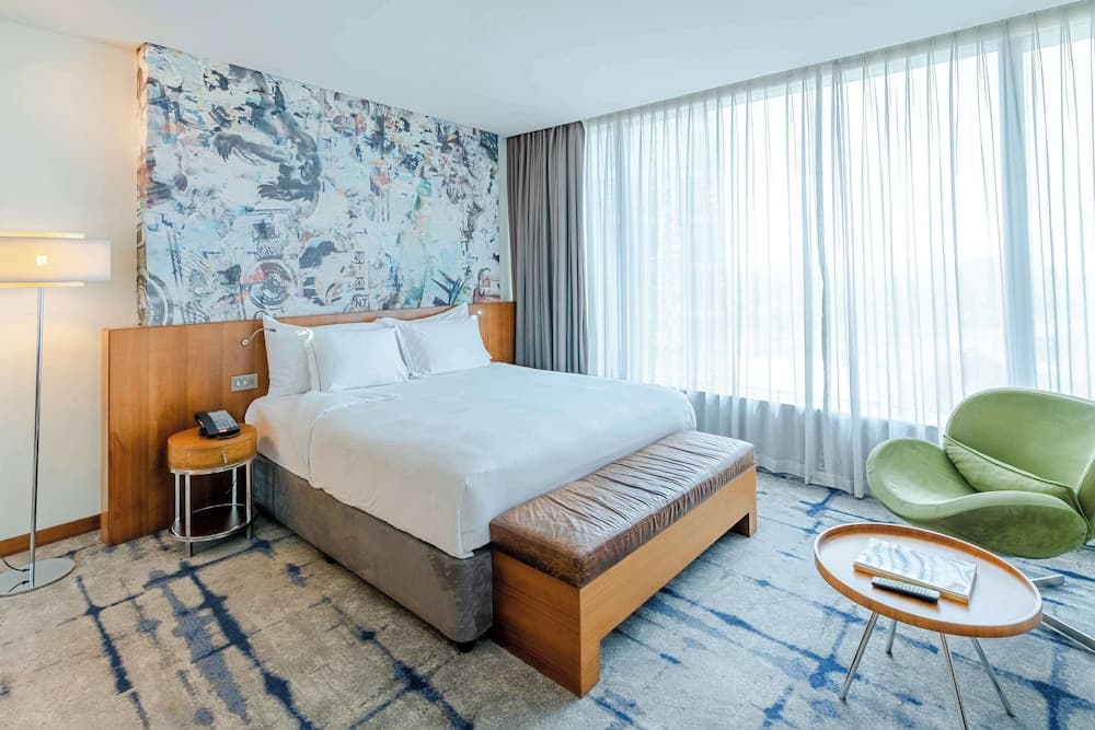 Media One Hotel Dubai — 3