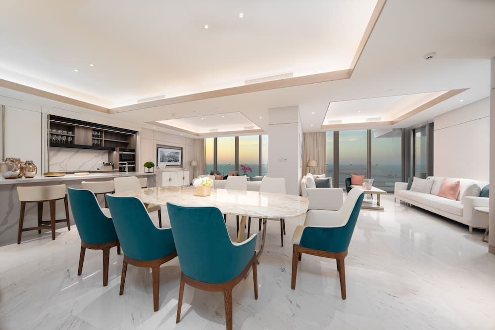 FIVE LUXE — 21