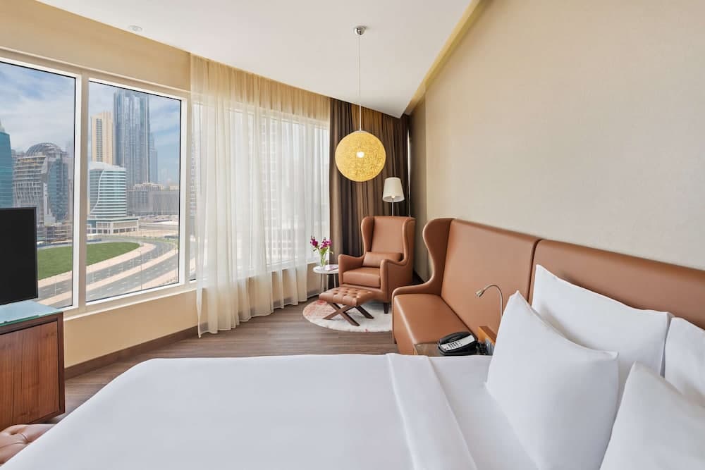 Radisson Blu Hotel, Dubai Canal View — 7