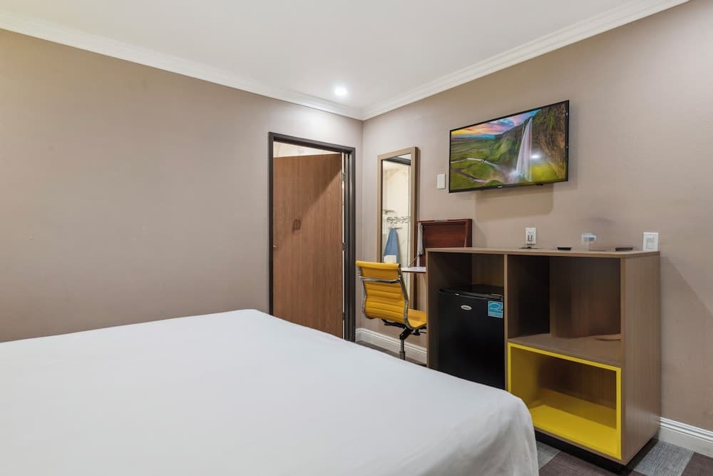 Hotel H-Wood — 2