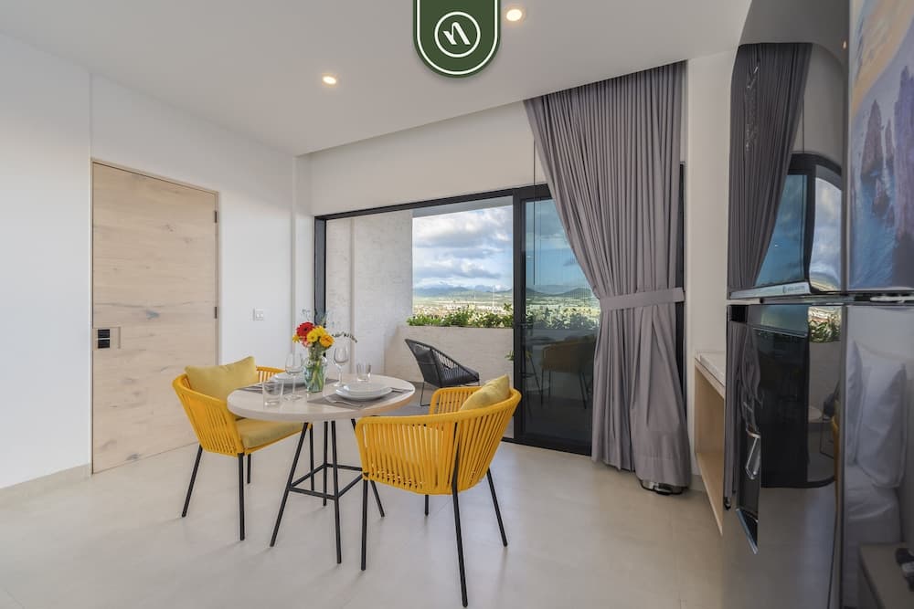 Tower 605 by Naya Homes — 16