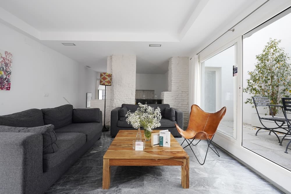 en un | Apartamentos Jondo — 14