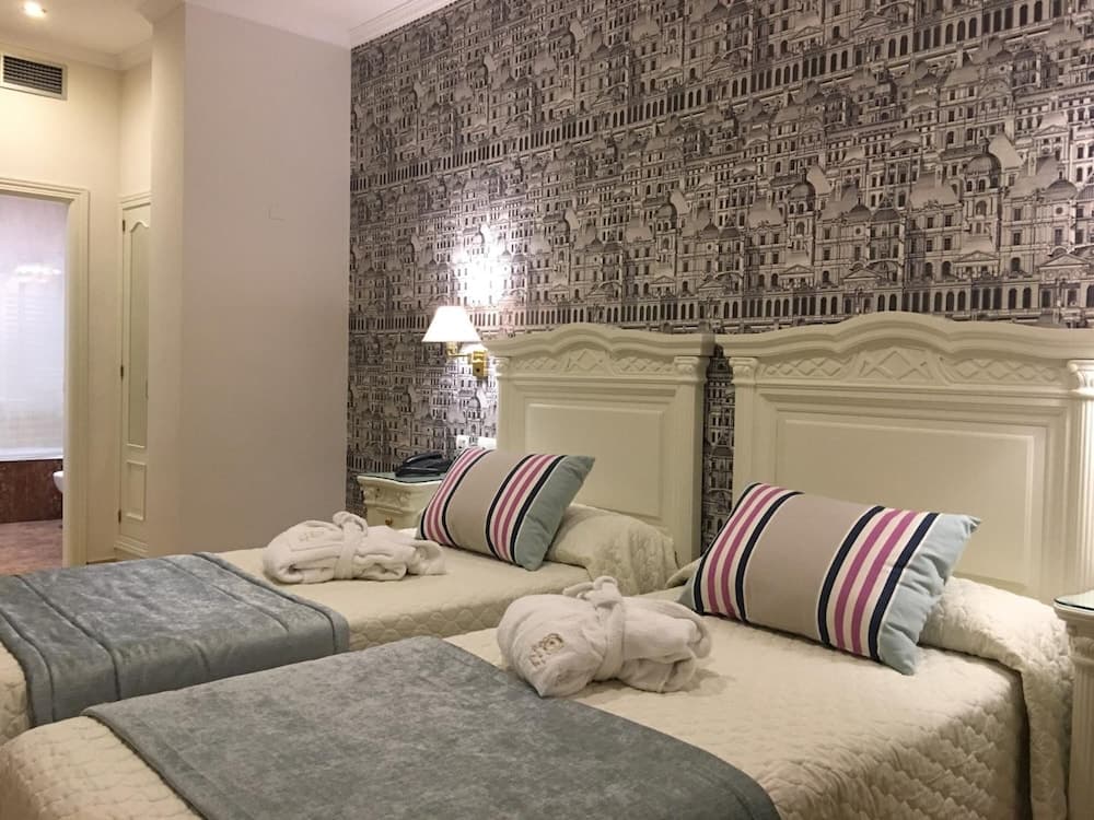 Adriano Hotel Boutique Sevilla — 7
