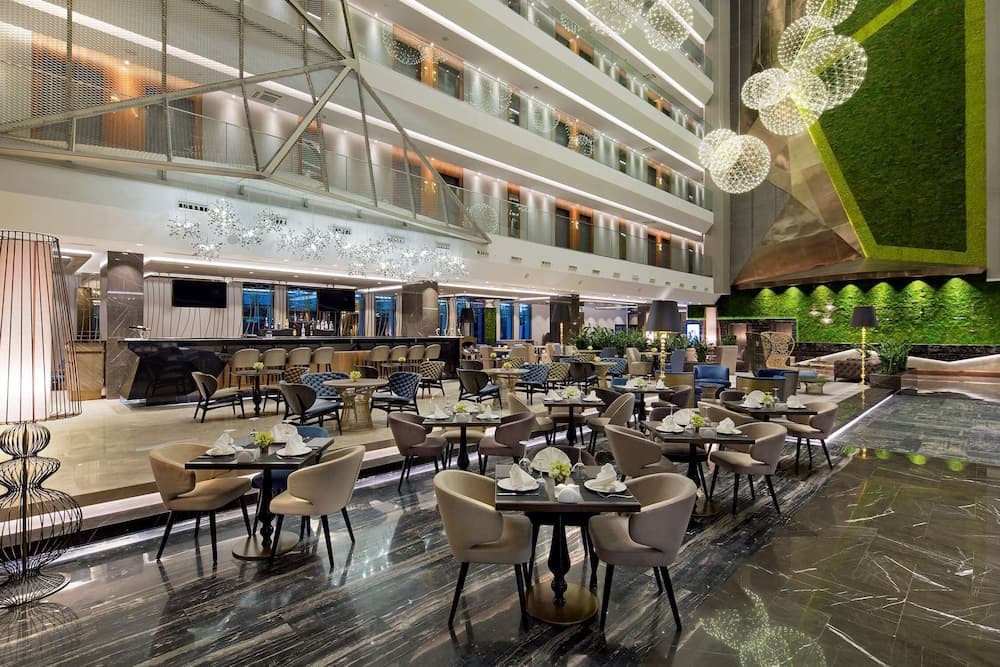 DoubleTree by Hilton Hotel Estambul - Piyalepasa — 4