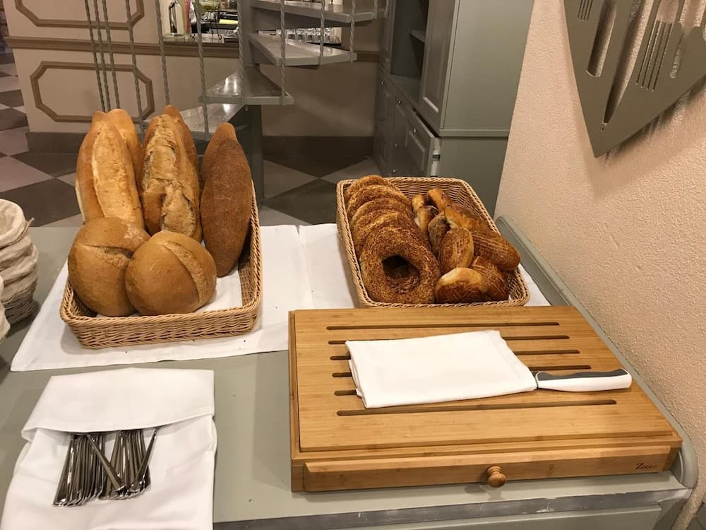 Hotel Galatahan — 5