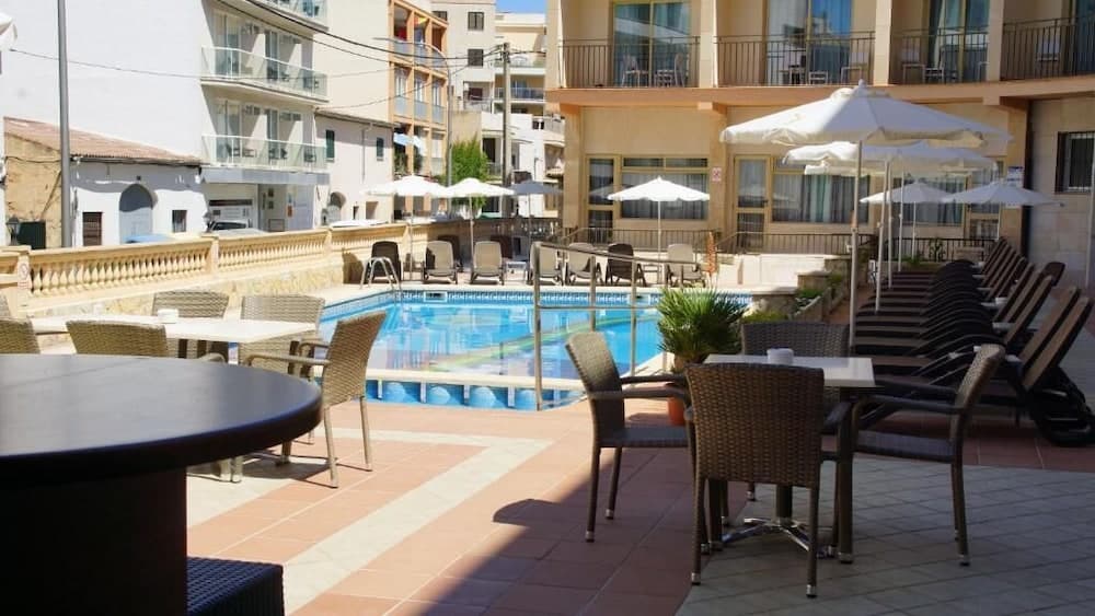 Hotel Iris — 5