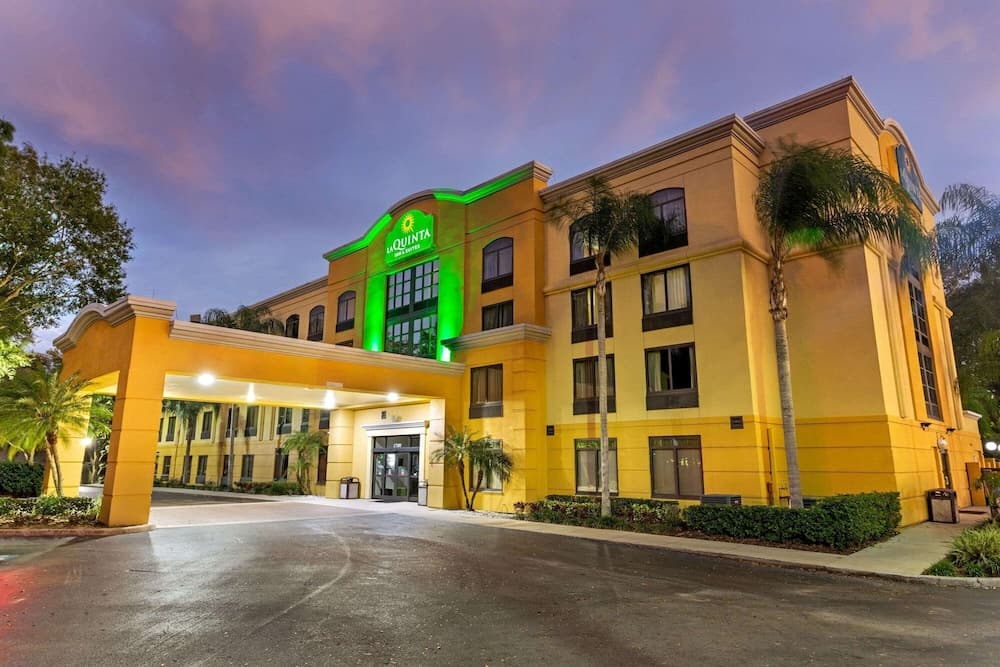 La Quinta Inn & Suites by Wyndham Tampa North I-75 — 27