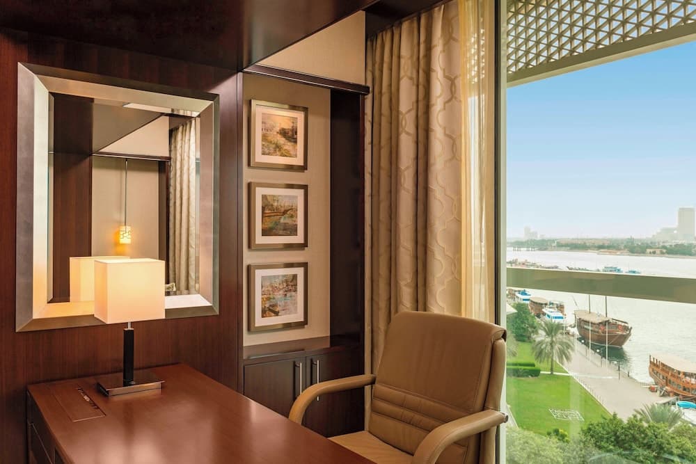 Sheraton Dubai Creek Hotel & Towers — 7