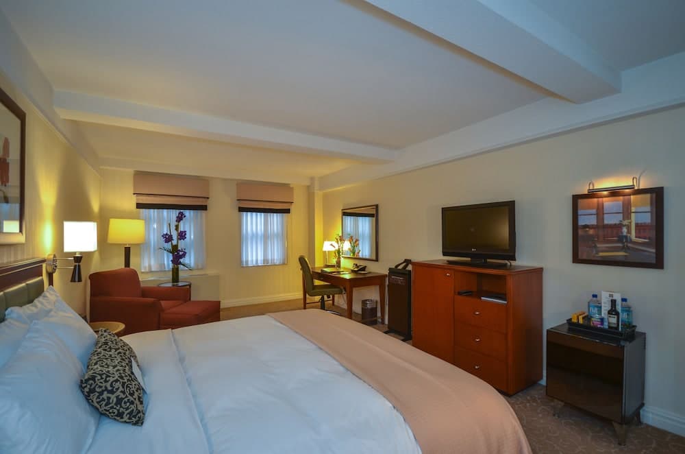 San Carlos Hotel — 14