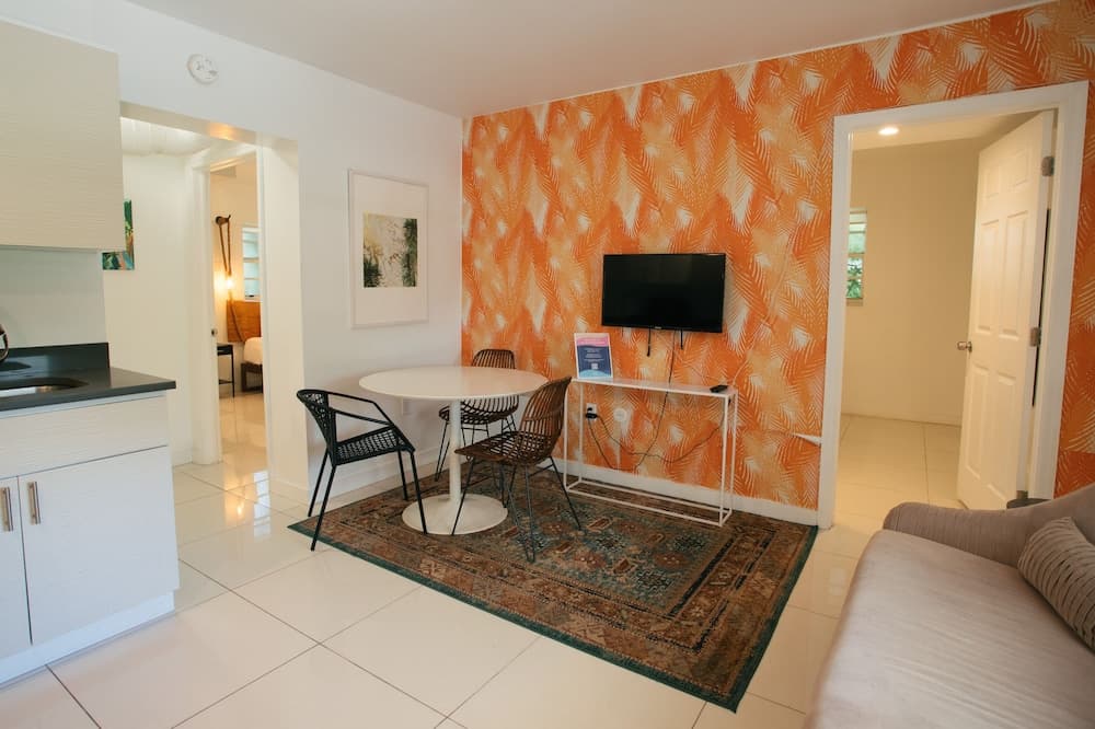 Selina Miami River — 24