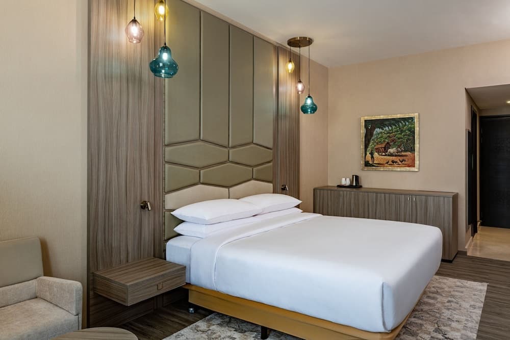 Four Points by Sheraton Production City, Dubai — 19