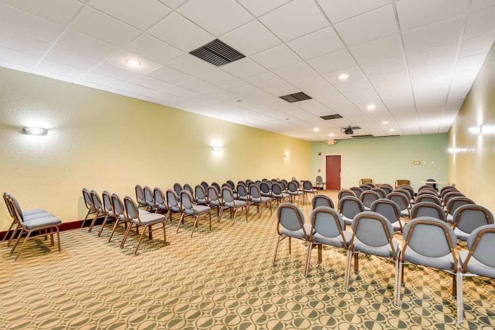 Econo Lodge Busch Gardens — 20