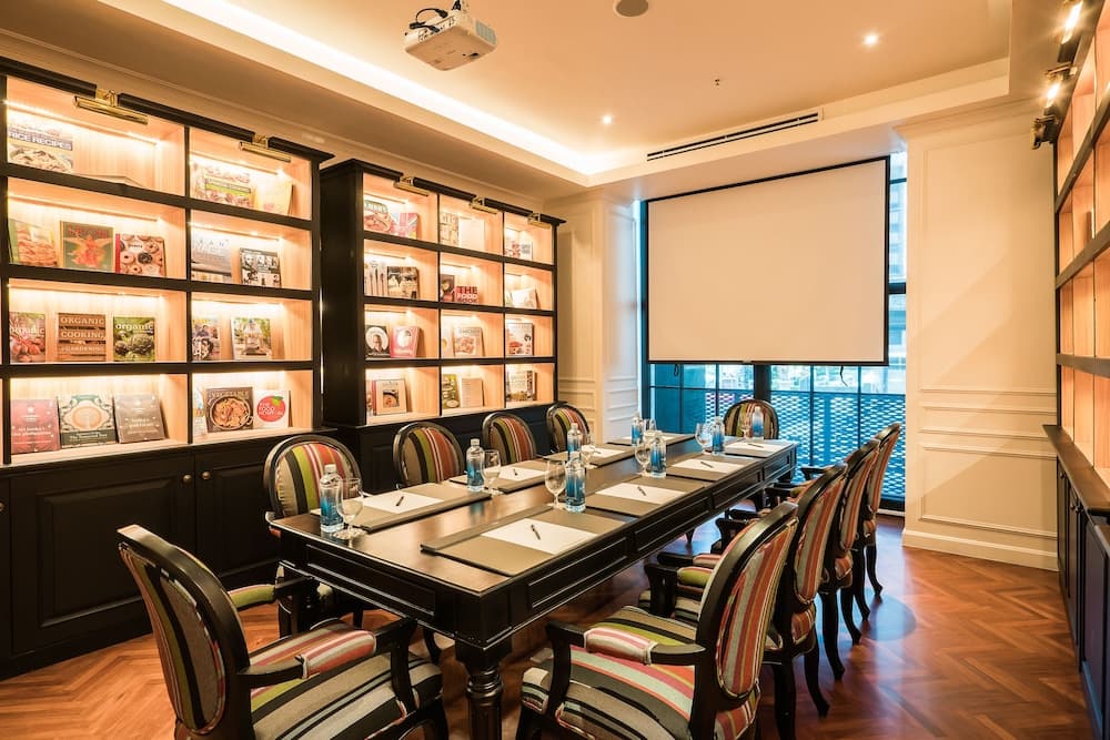 Akara Hotel Bangkok — 23