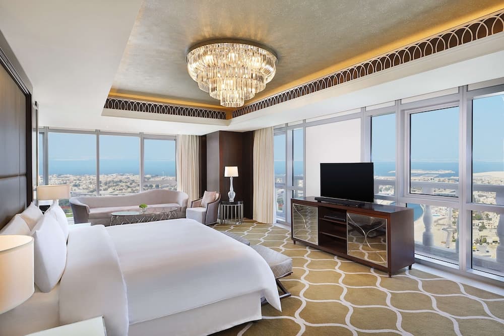 Hilton Dubai Al Habtoor City — 14