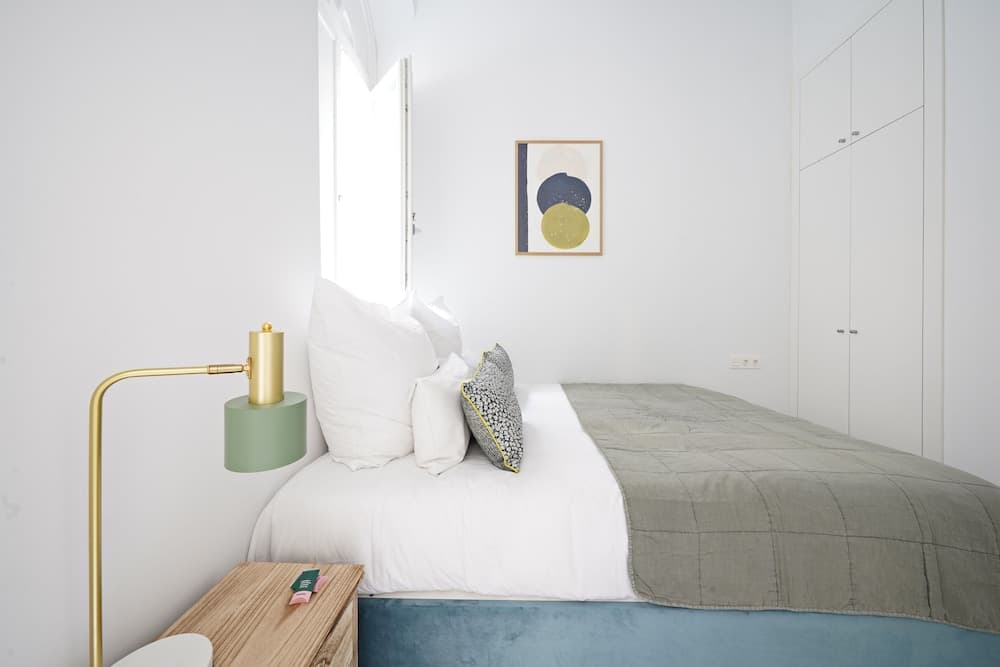 Numa Seville Solea — 2