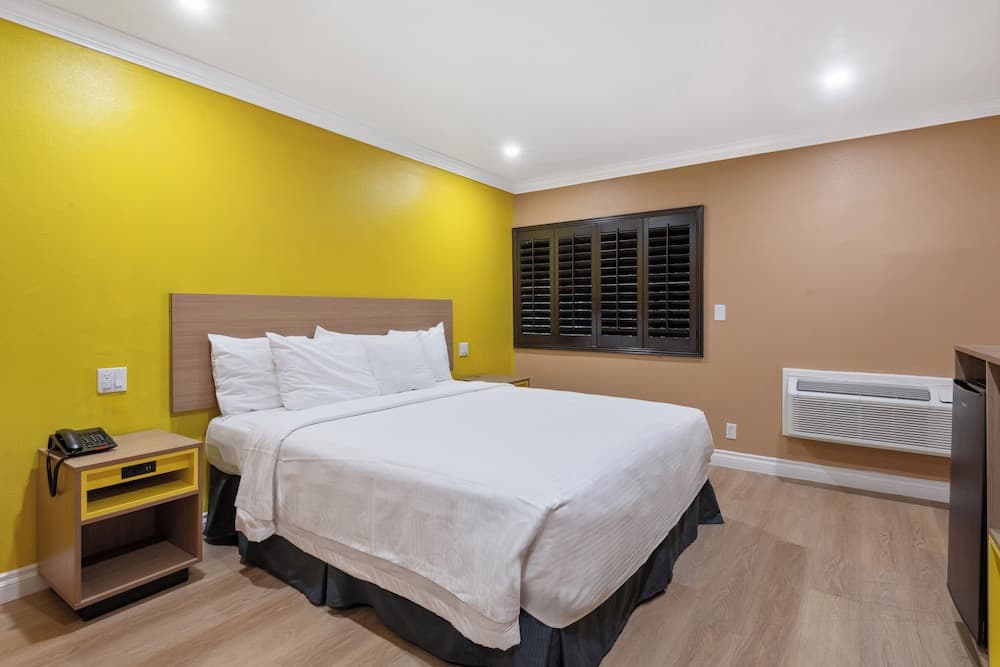 Hotel H-Wood — 16