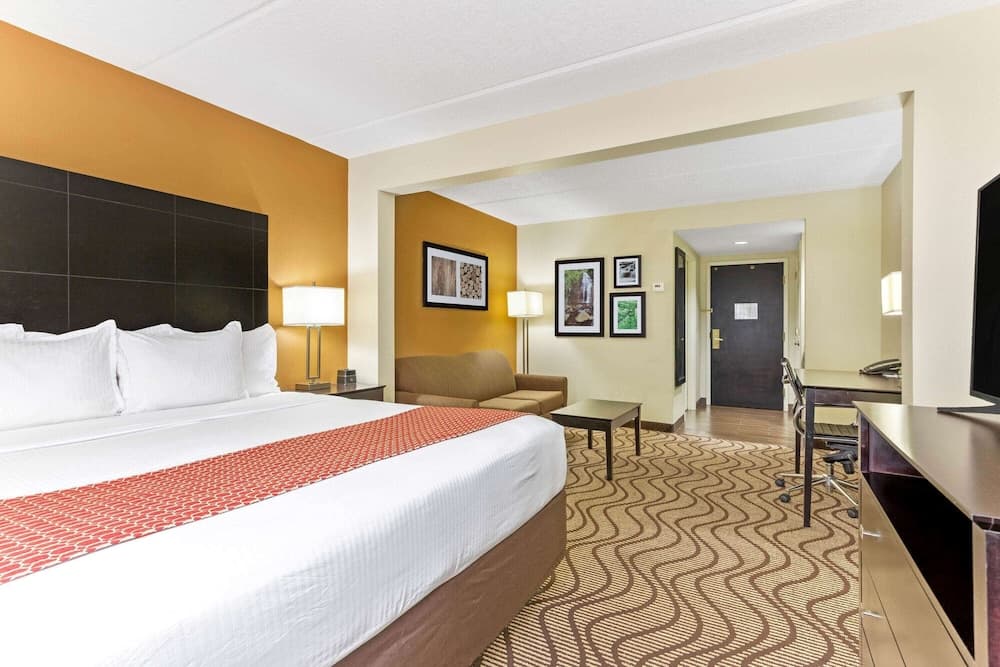 La Quinta Inn & Suites by Wyndham Tampa North I-75 — 24