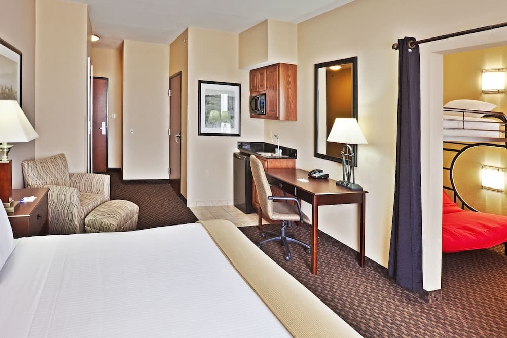 Holiday Inn Express & Suites Miami, ein IHG Hotel — 12